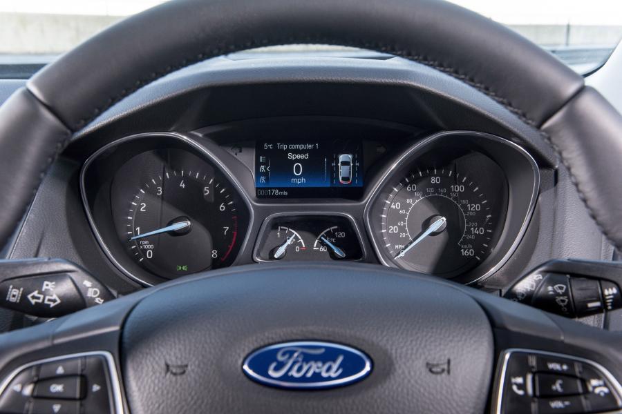  Ford Focus 2014 года  (UK) (фото 2 из 15)